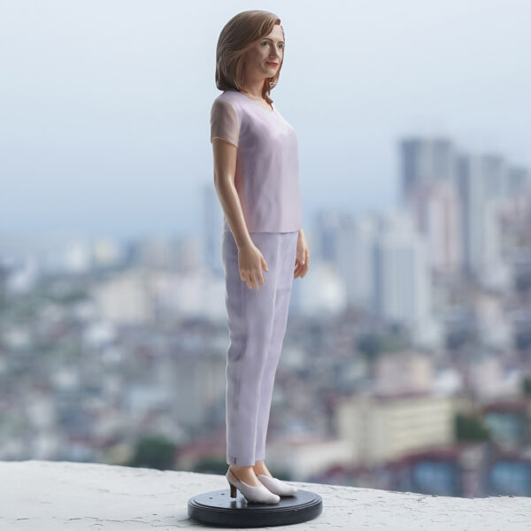 Timeless Beauty 3D Mom Statue